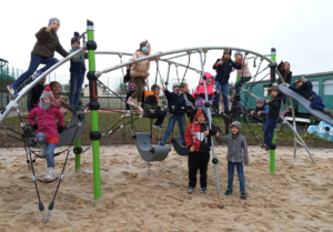 unser neuer Spielplatz 2 Kopie